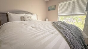 3 chambres, fer et planche à repasser, Wi-Fi, draps fournis