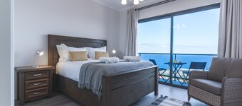 Blue Outlook Retreat by Atlantic Holiday