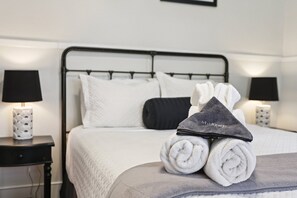 2 bedrooms, desk, iron/ironing board, free WiFi