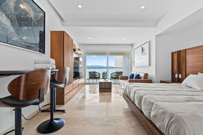 Työpöytä, silitysrauta/-lauta, Wi-Fi