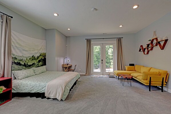 1 bedroom, desk, free WiFi, bed sheets