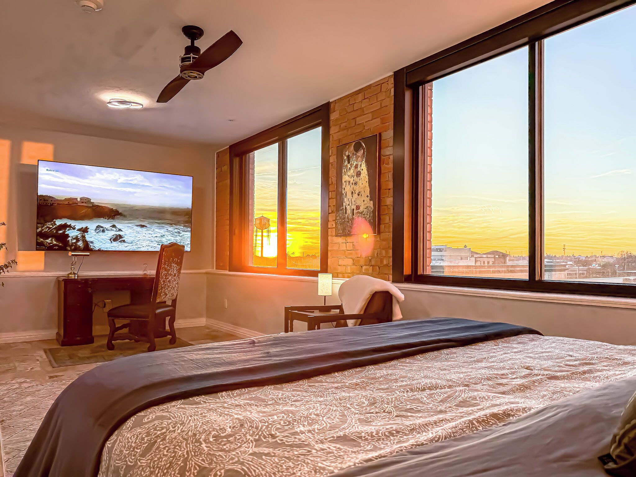 2 室のベッドルーム、  デスク、アイロン / アイロン台、旅行用ベビーベッド