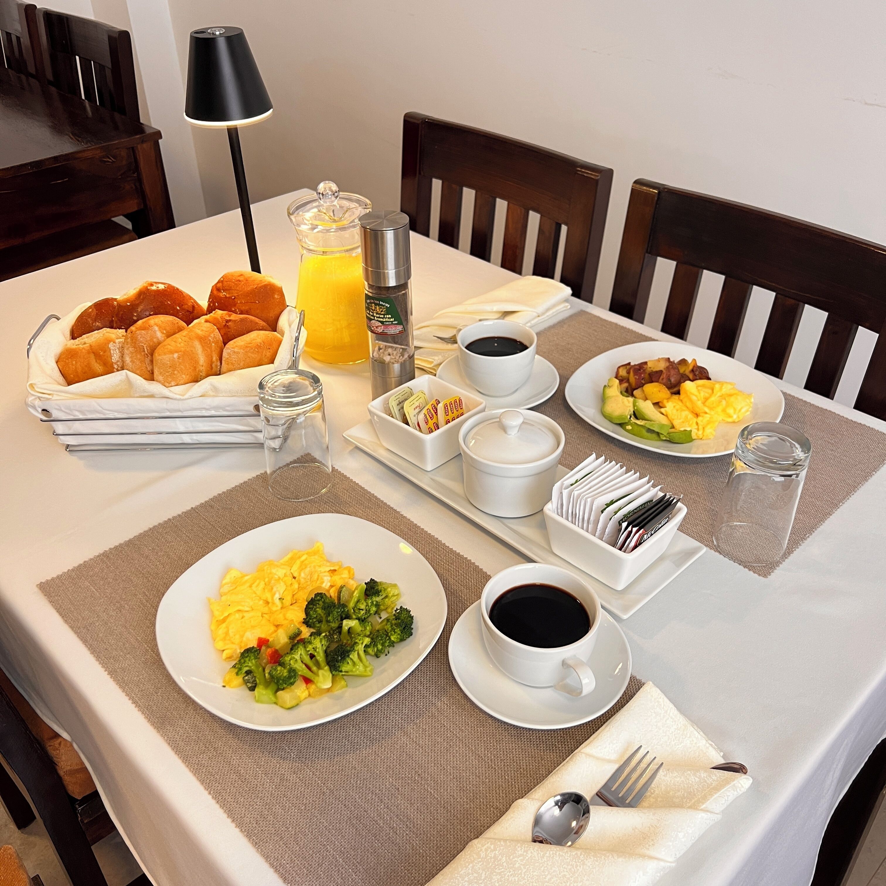 Free daily English breakfast