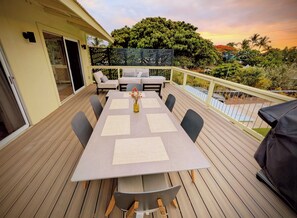 Outdoor dining - Puako Beach + Sunsets. Feel the Sea Breeze, Hear Calming Surf. Steps to Beach


 (Waimea)