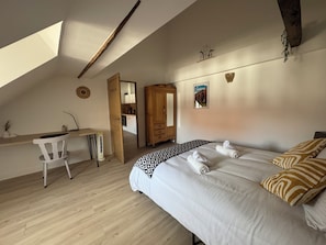 2 Schlafzimmer, Bügeleisen/Bügelbrett, Reisekinderbett, Internetzugang
