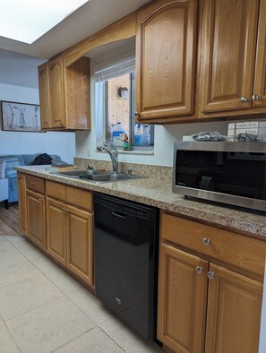Microwave, oven, stovetop, dishwasher