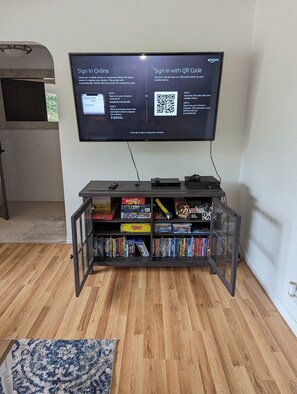 Games room - We Need Space (Cocoa)