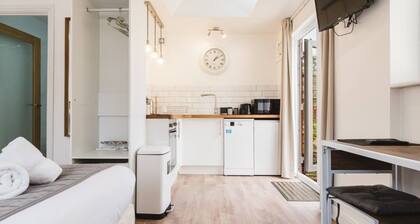 Cosy Studio Annexe Central Cheltenham
