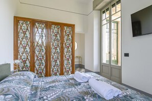 Free WiFi, bed sheets - Room - La Danza, Villa Giovanna (Solto Collina)