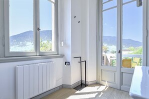 Interior - Room - La Danza, Villa Giovanna (Solto Collina)