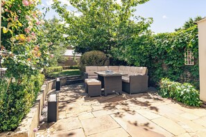 Terrace/patio - Stylish Townhouse Annexe Cheltenham (Cheltenham)