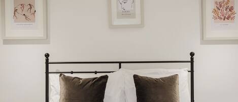 Deluxe Room, Courtyard View | Free WiFi