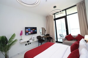 1 dormitorio, tabla de planchar con plancha, wifi y ropa de cama