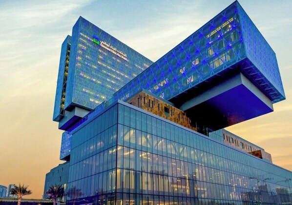 Exterior - Studio Luxe in Maryah Island Near Cleveland and ADGM (Abu Dhabi)