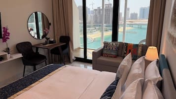 Iron/ironing board, WiFi, bed sheets