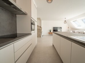 Fridge, microwave, oven, cookware/dishes/utensils