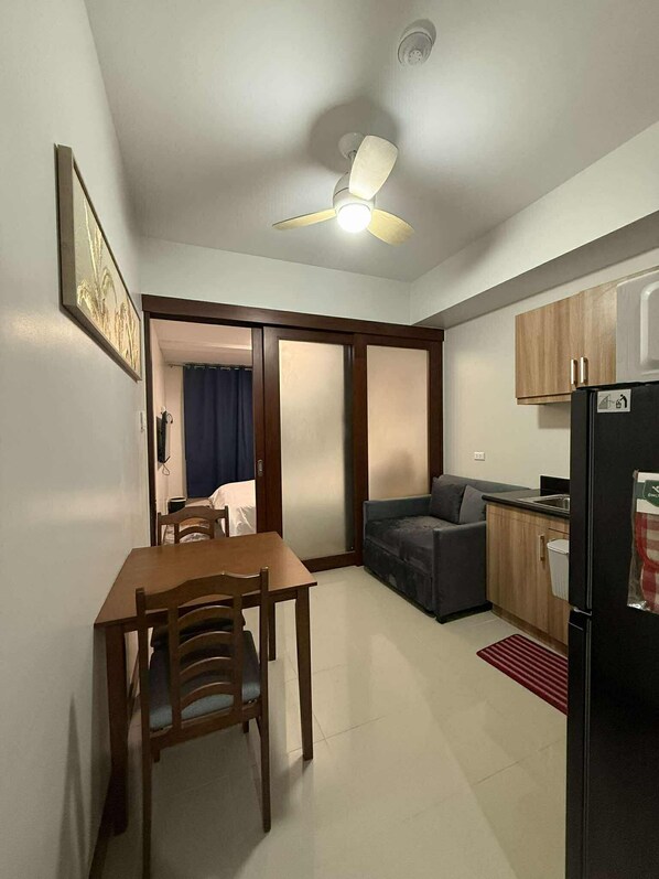 1 chambre, fer et planche à repasser, Wi-Fi, draps fournis
