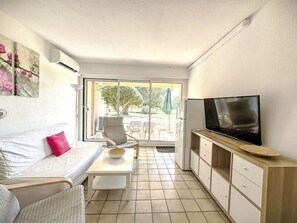 TV - du Golf by Interhome (Saint Cyprien)
