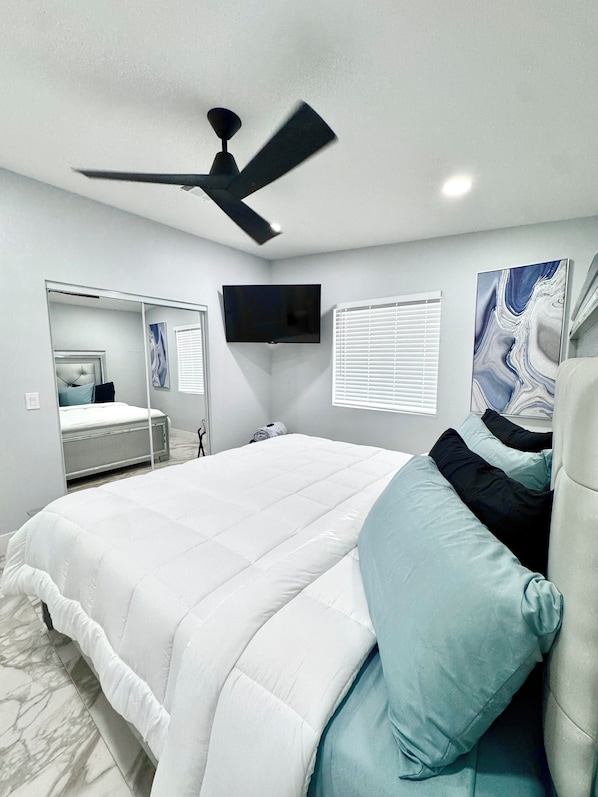 3 bedrooms, iron/ironing board, WiFi, bed sheets