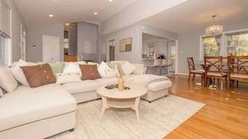 Smart TV, fireplace, ping pong