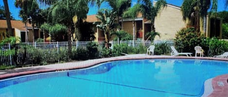 Piscine extérieure