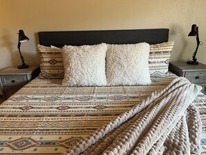 1 dormitorio, tabla de planchar con plancha, wifi gratis y ropa de cama