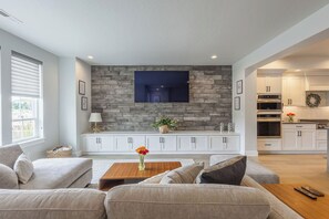 Smart TV, lareira, escritórios, monitores de computador