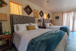 Sunflower | Individually decorated, individually furnished, iron/ironing board - Santuario Grande (Los Ranchos de Albuquerque)