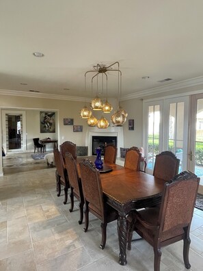 Dining - Santuario Grande (Los Ranchos de Albuquerque)