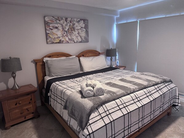 2 室のベッドルーム、デスク、アイロン / アイロン台、WiFi (無料)