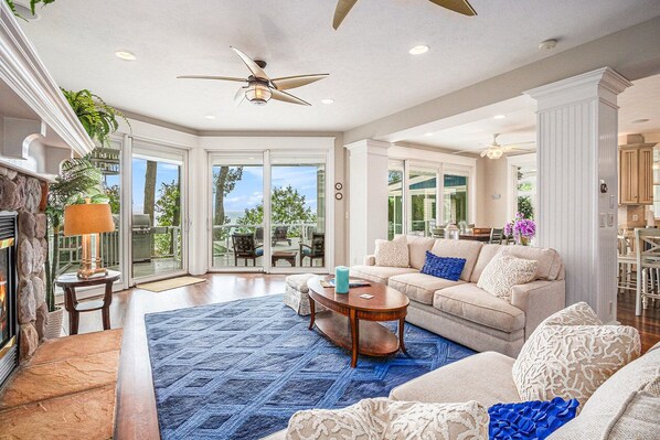 Smart TV, fireplace, ping pong, books