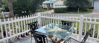 Beautiful Beach Studio~only 5 Minutes from the Beach