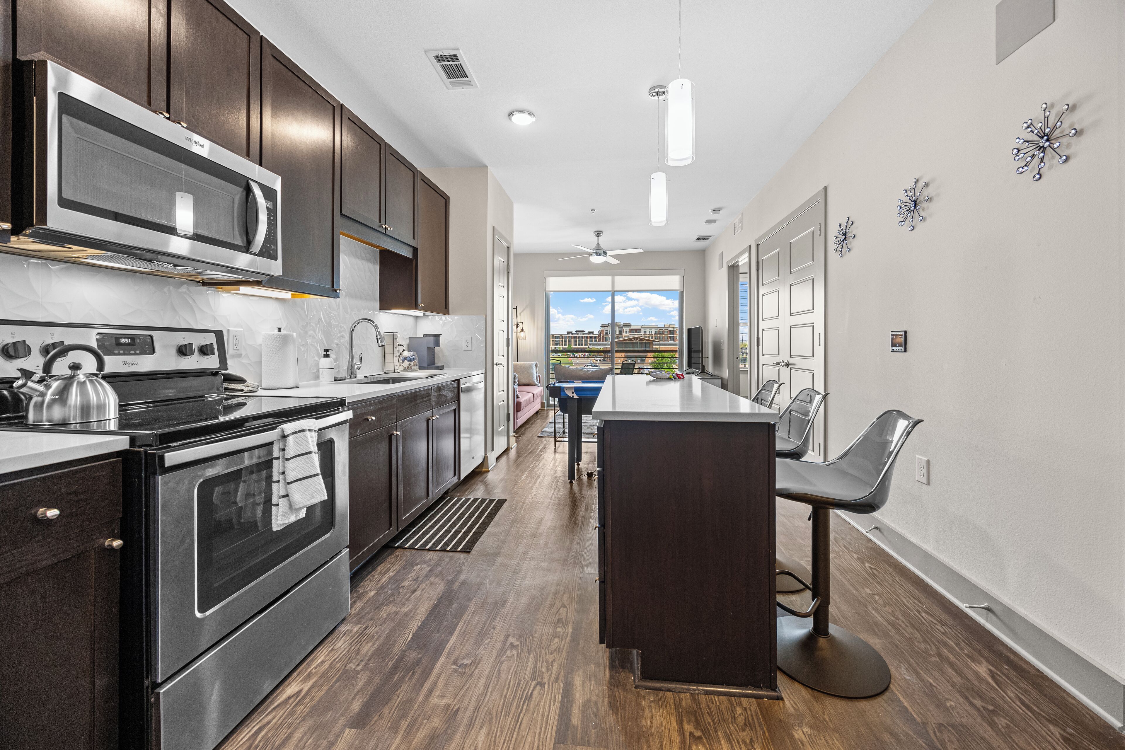 冰箱、微波炉、烤箱、炉灶