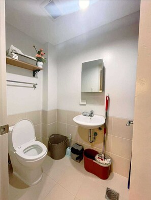 Towels, soap, toilet paper