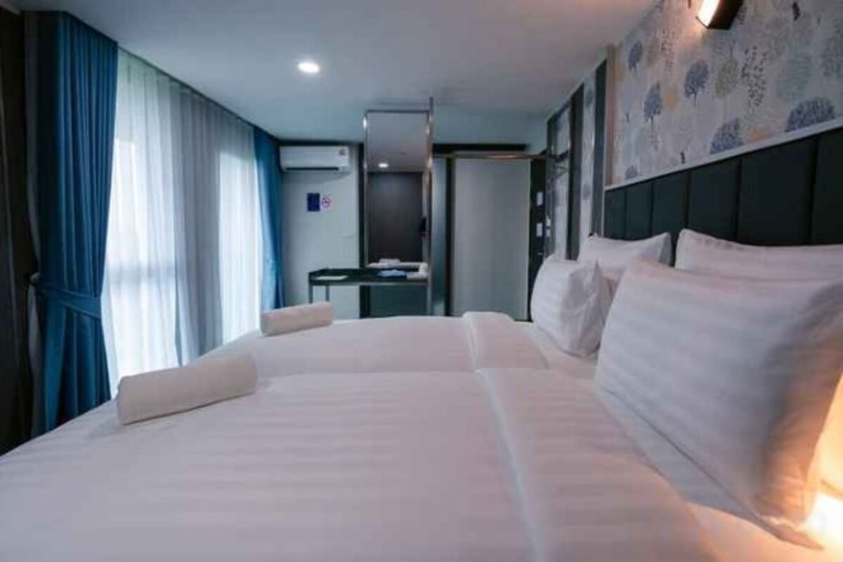 Standard Twin Bed