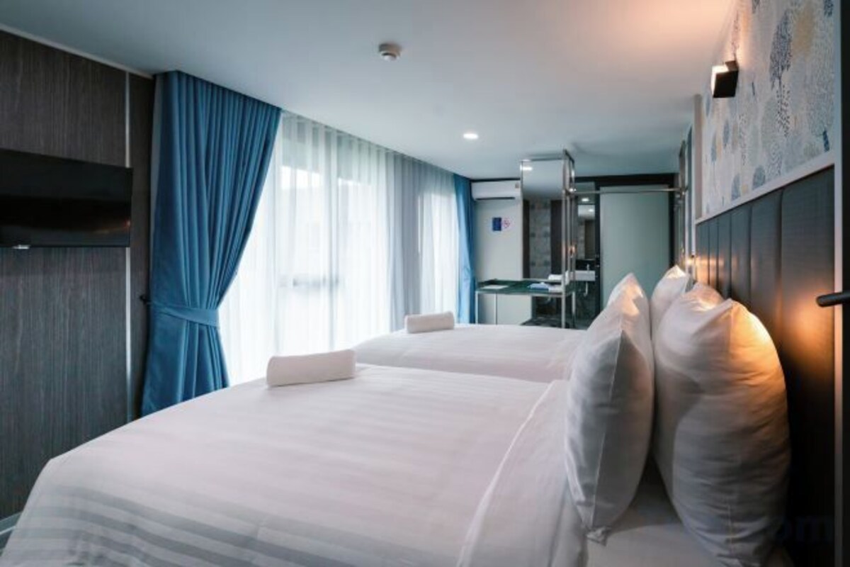 Standard Twin Bed