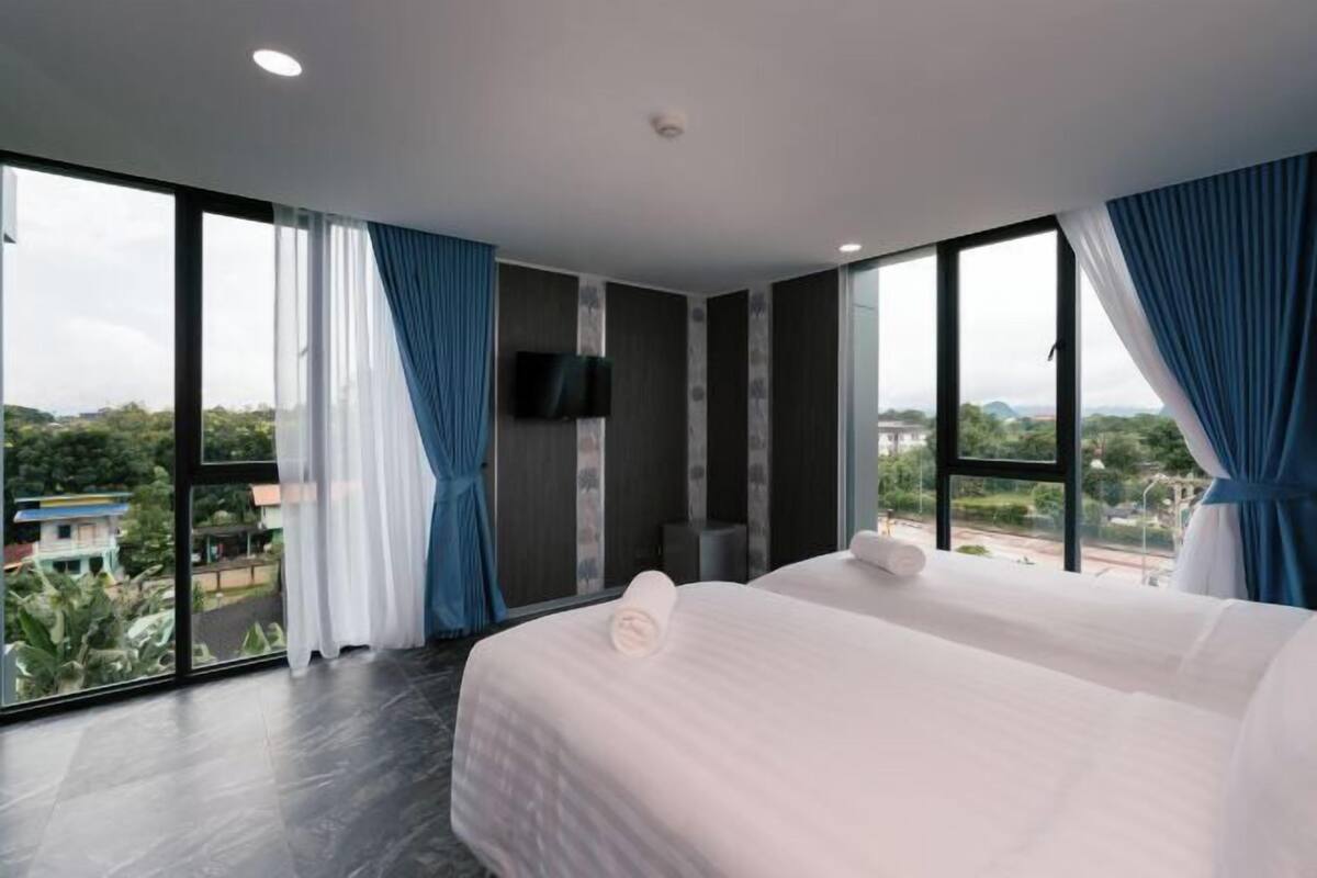 Free WiFi, bed sheets