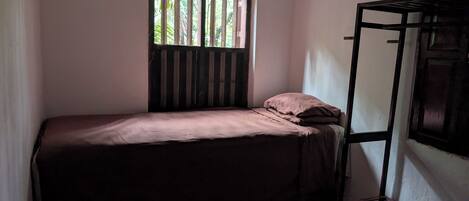 6 bedrooms, WiFi, bed sheets