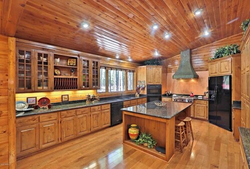 Family-friendly Pinetop cabin on Pinetop Country Club golf course