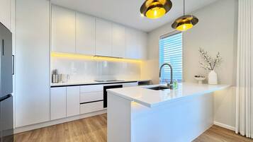 Fridge, microwave, oven, stovetop
