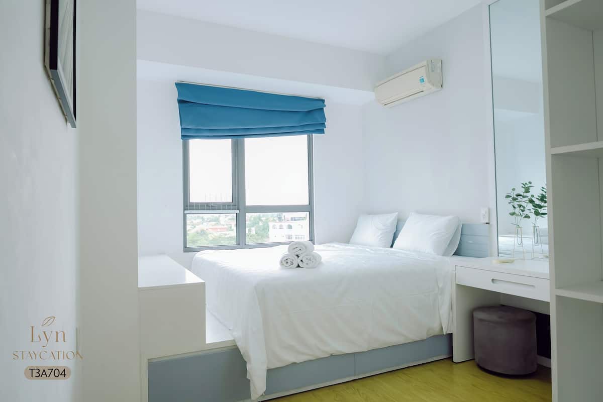 Apartament Deluxe, 2 dormitoris, balcó, vistes a la ciutat (3) | Roba de llit d'alta qualitat i matalassos d'escuma viscoelàstica