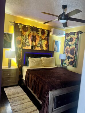 2 habitaciones, tabla de planchar con plancha, wifi y ropa de cama 