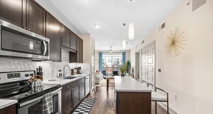 Serene 1BR Apt with Fitness room, Pool and Free parking