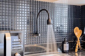 Classic Studio, City View | Private kitchen