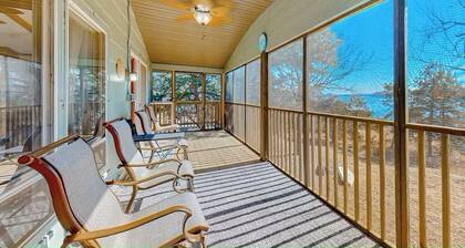 Lake Access Mountain view 3BHK Getaway w Deck Patio