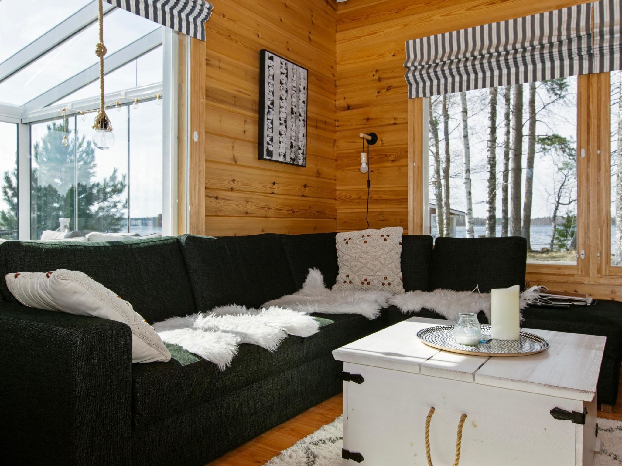 Una televisión, un reproductor de DVD