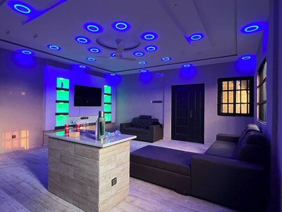 Le11Onze: 2-Bed, 1-Bath - Apt 2