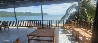 Cozy beach house with a view