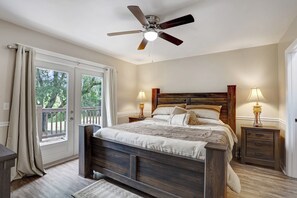 3 bedrooms, travel cot, free WiFi, bed sheets