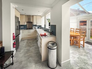 Dishwasher, cookware/dishes/utensils